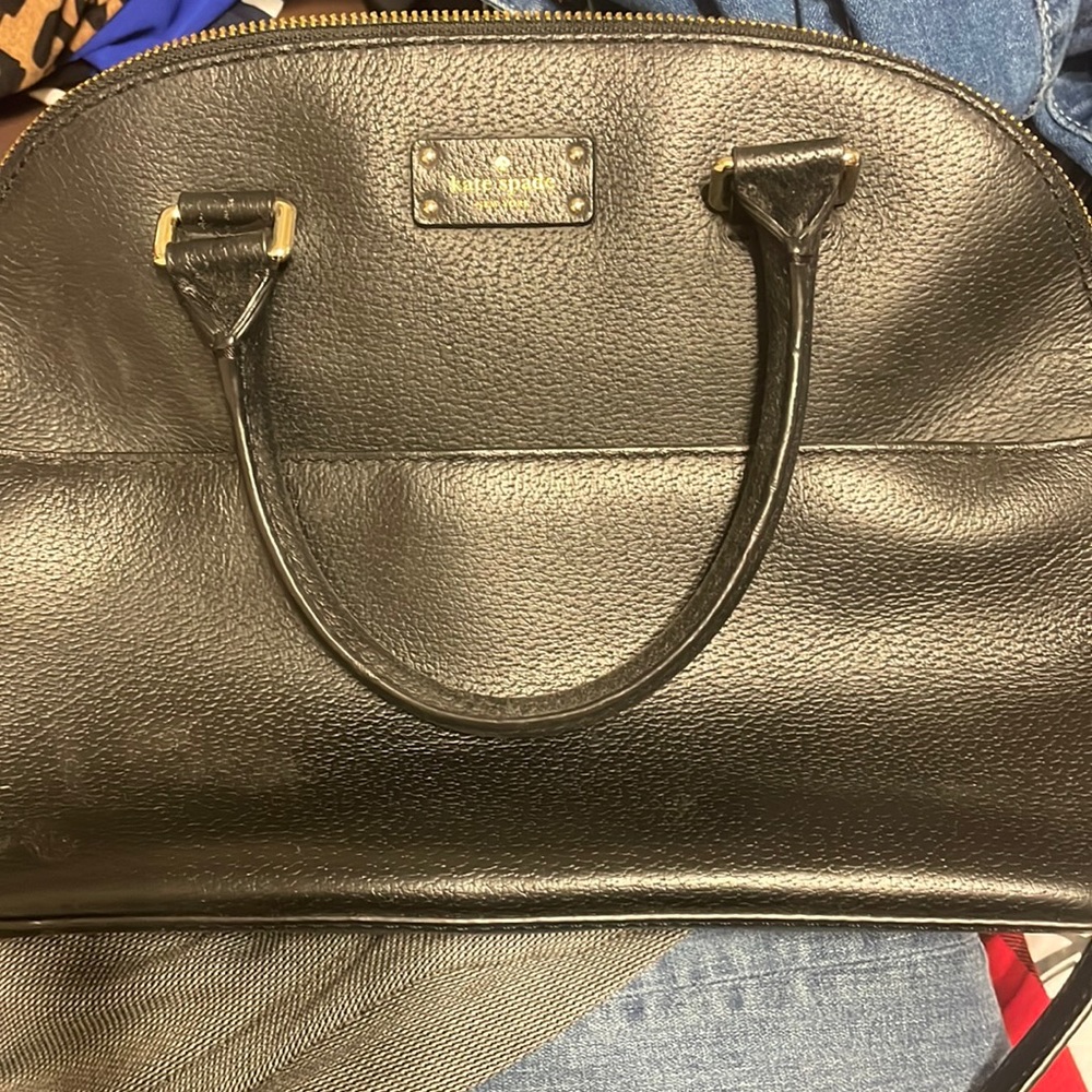 Medium to large shoulder bag